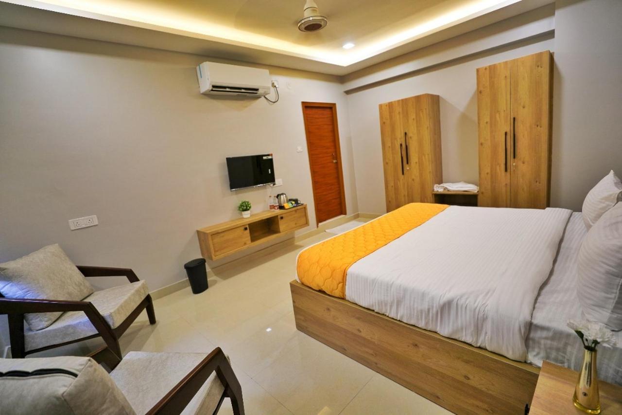 Hotel Ceasta, Beside Us Consulate Hyderabad, Gachibowli Gundipet Dış mekan fotoğraf