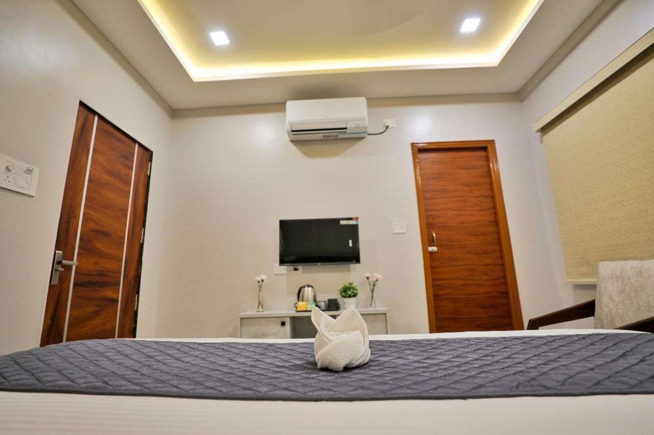Hotel Ceasta, Beside Us Consulate Hyderabad, Gachibowli Gundipet Dış mekan fotoğraf