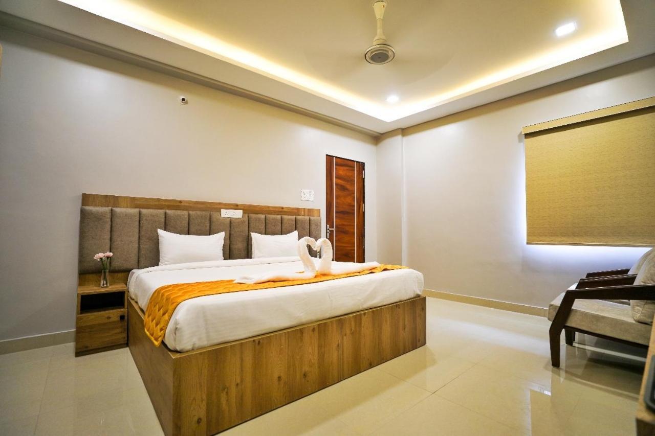 Hotel Ceasta, Beside Us Consulate Hyderabad, Gachibowli Gundipet Dış mekan fotoğraf