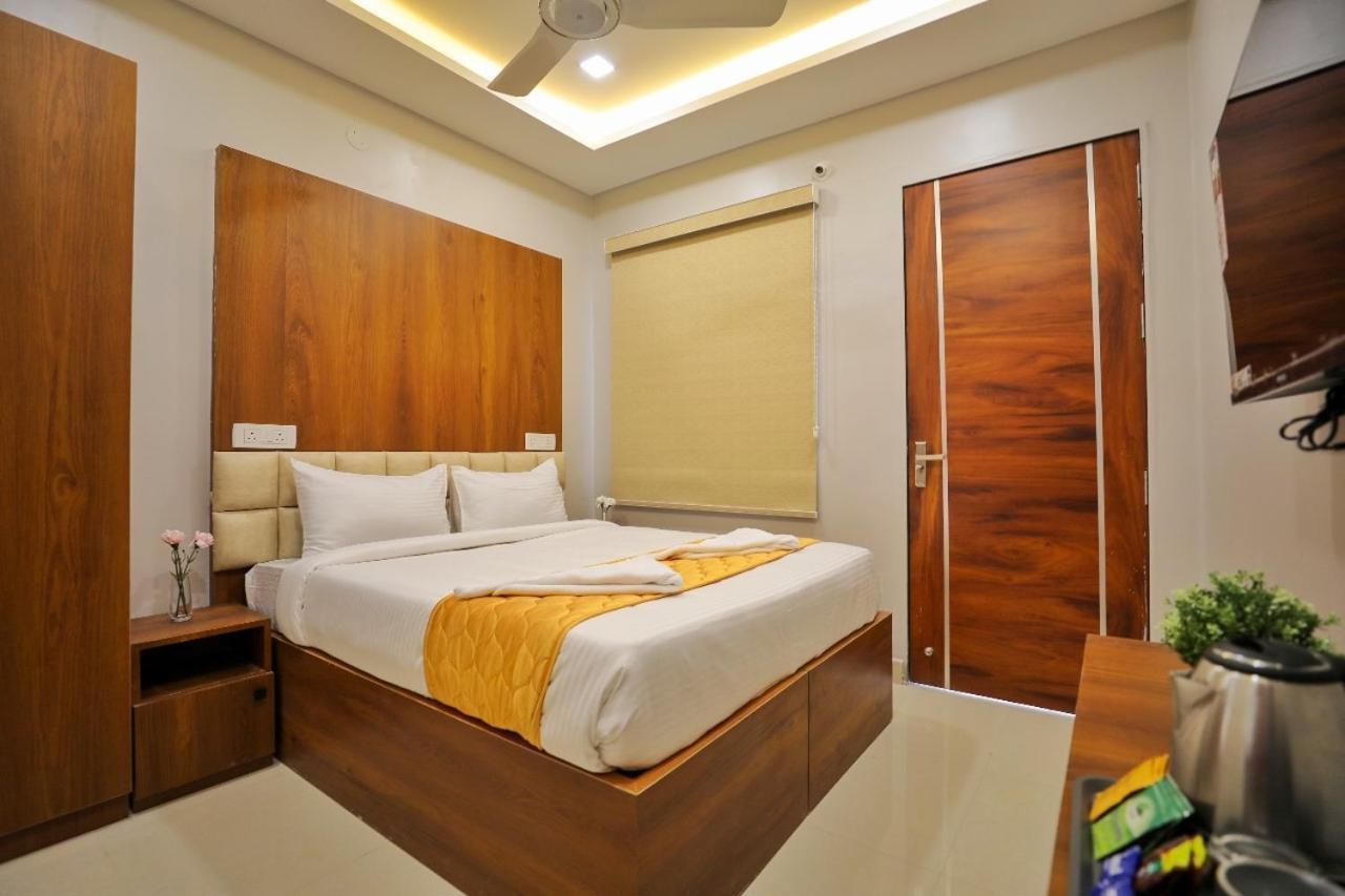 Hotel Ceasta, Beside Us Consulate Hyderabad, Gachibowli Gundipet Dış mekan fotoğraf