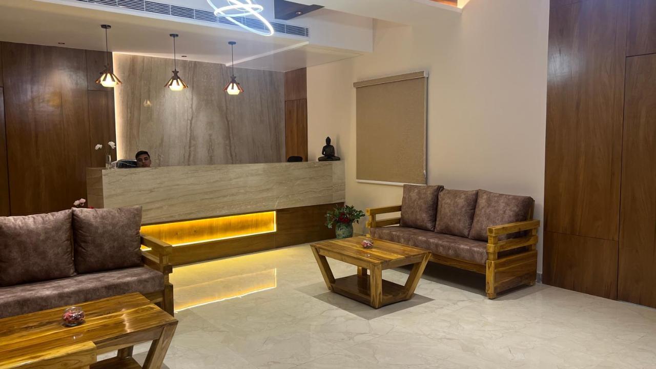 Hotel Ceasta, Beside Us Consulate Hyderabad, Gachibowli Gundipet Dış mekan fotoğraf